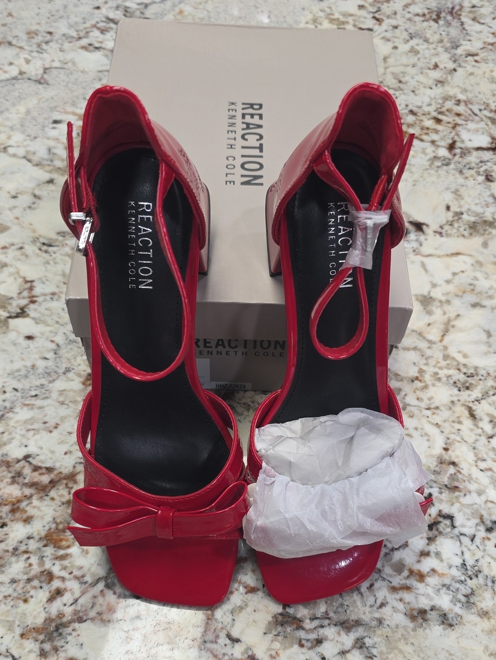 NWT Kenneth Cole Reaction Red Patent Bow Sandals – Women's Size 9.5M